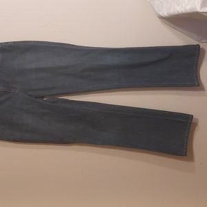 TOMMY HILFIGER woman's jeans. Size 10R. Pre-owned great condition.